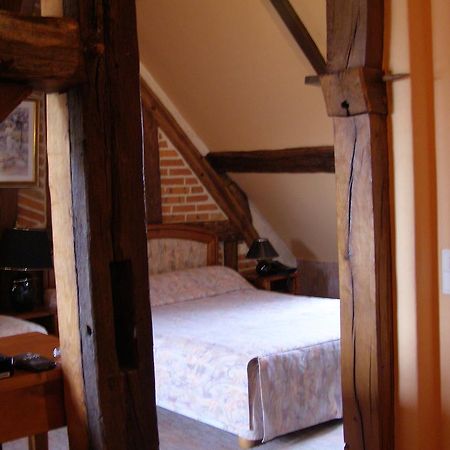 Logis Auberge A La Tete De Lard La Ferte-Imbault Luaran gambar