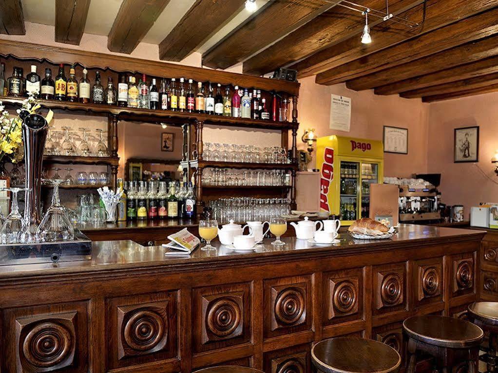 Logis Auberge A La Tete De Lard La Ferte-Imbault Luaran gambar